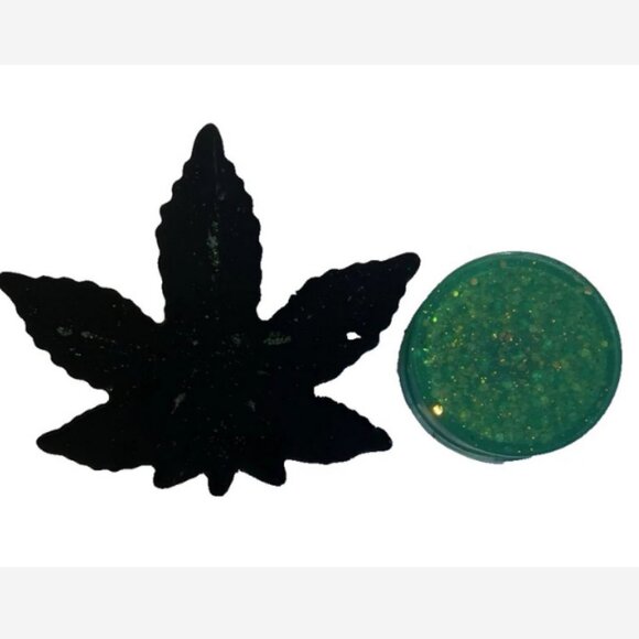 "Made By Vickie" Leaf Ashtray With Matching Tobacco Grinder Green Glitter Resin - Picture 3 of 6